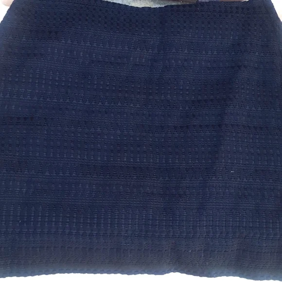 H&M Basic black textured pencil skirt, size 10 mini skirt - Picture 1 of 7
